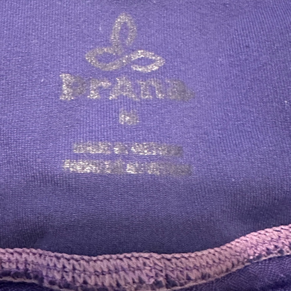 Prana Purple Patterned Cropped Leggings / Capri / Quarter Length - Picture 7 of 10